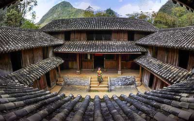 dinh-thu-nha-ho-vuong-dong-van-ha-giang