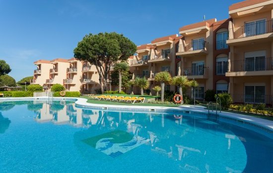 Resultado de imagen de APARTHOTEL LAS DUNAS DE CHICLANA 4*